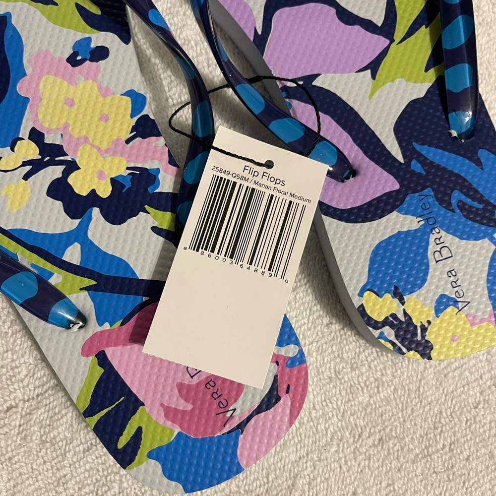 Vera Bradley Size Medium Marian Floral flip flops NWT - Picture 4 of 5